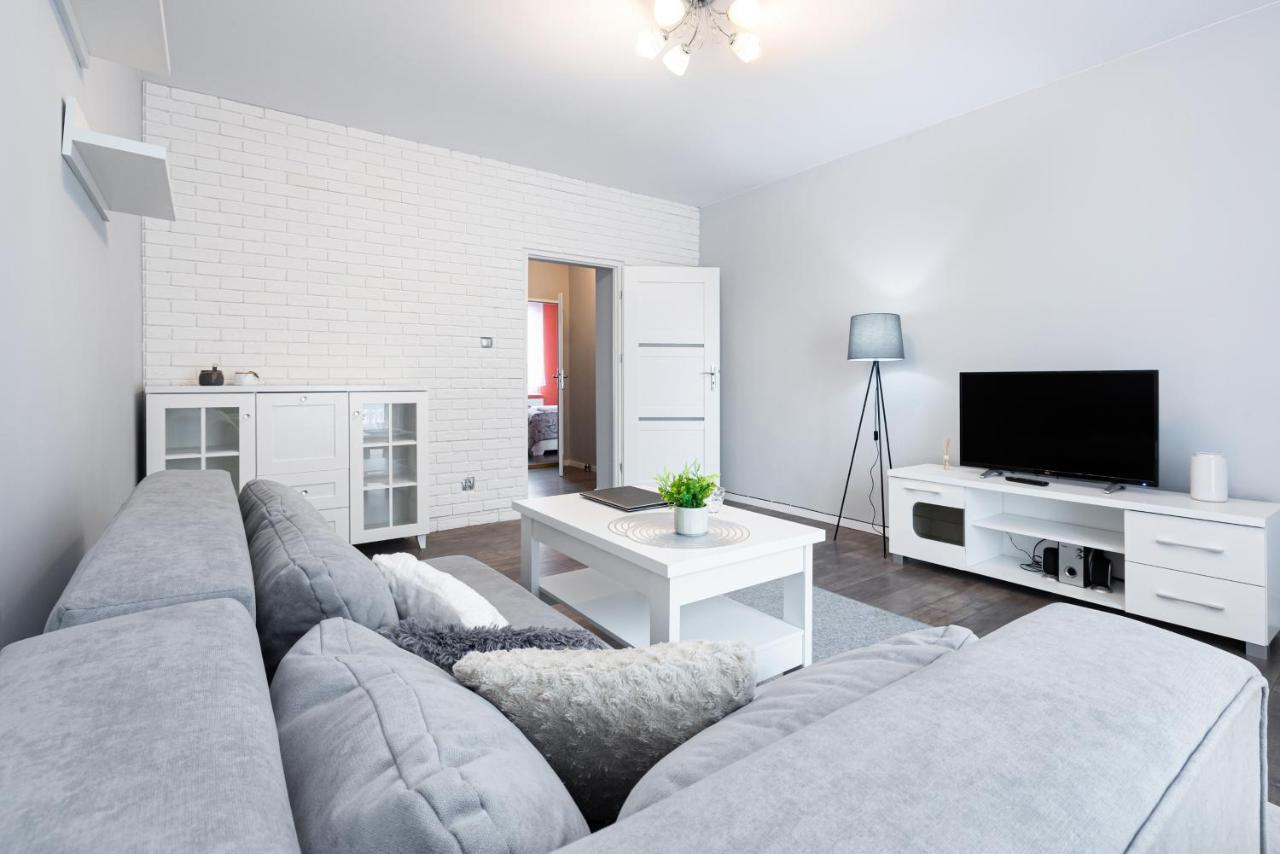 Dworcowa By Renters Apartment