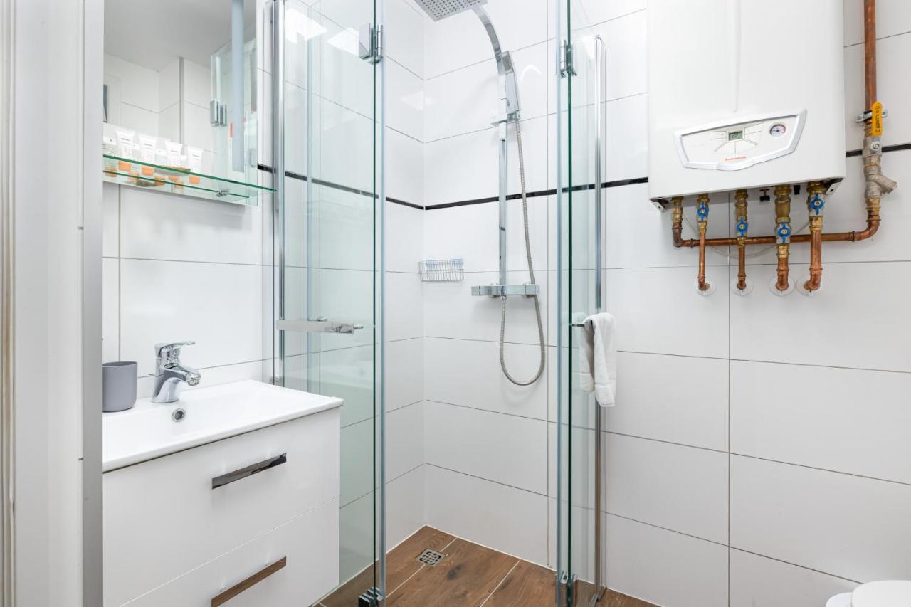 Dworcowa By Renters Apartment